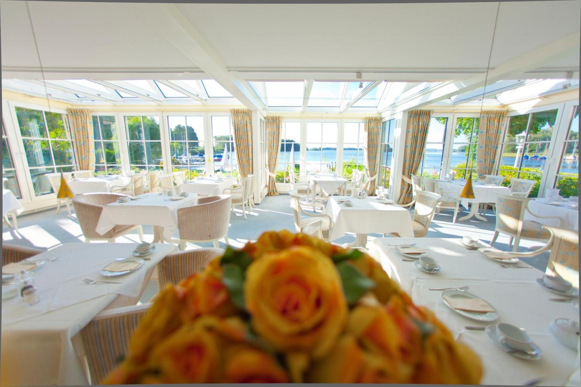 Strauers Hotel Am See Bosau Екстер'єр фото